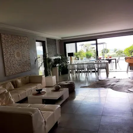 Maison D'architecte Avec Piscine *